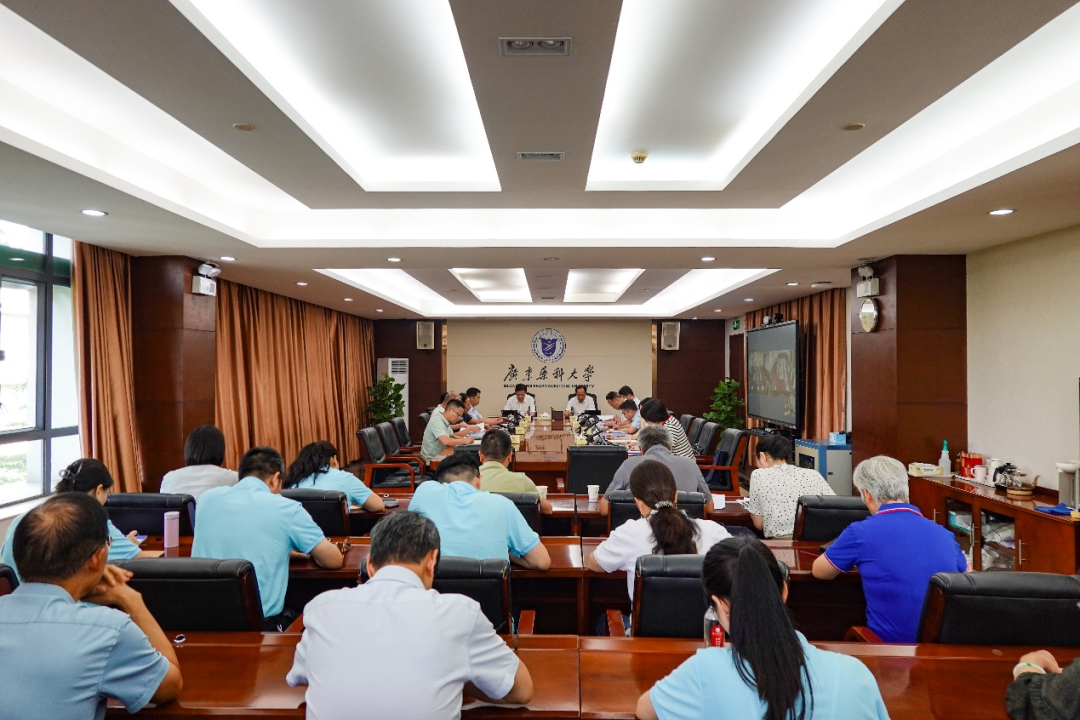 学校召开树立和践行正确政绩观学习教育总结会