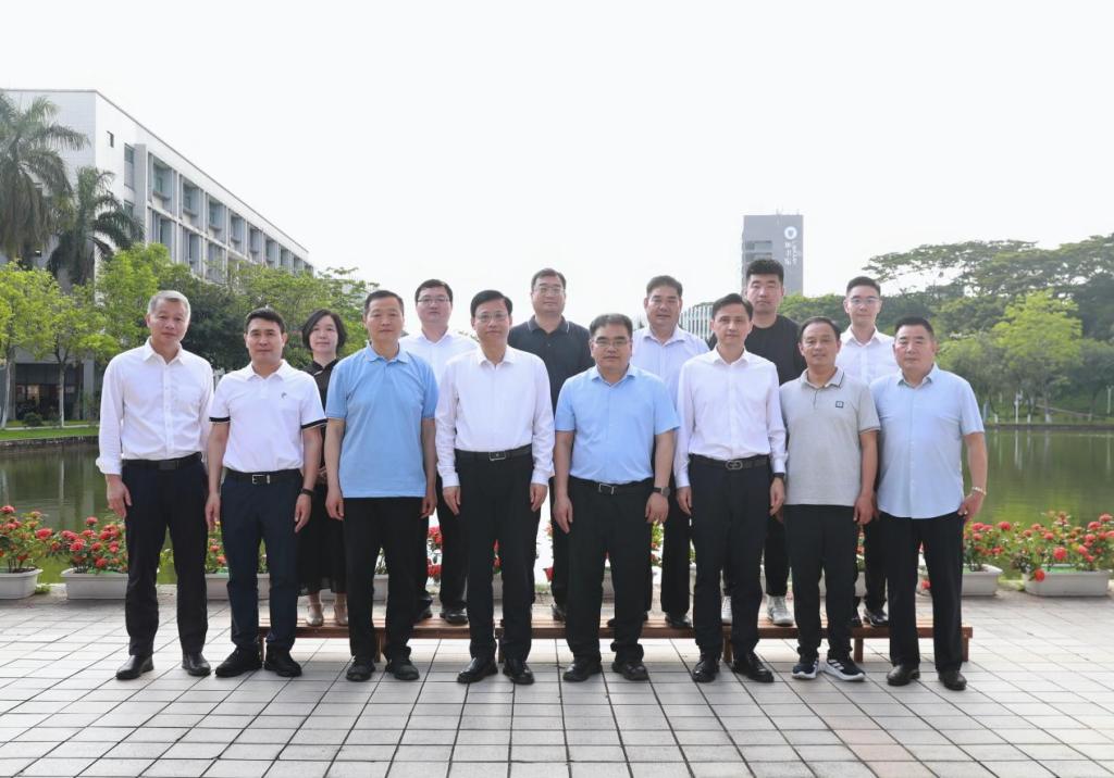山东省临沂沂河新区管理委员会来校调研交流